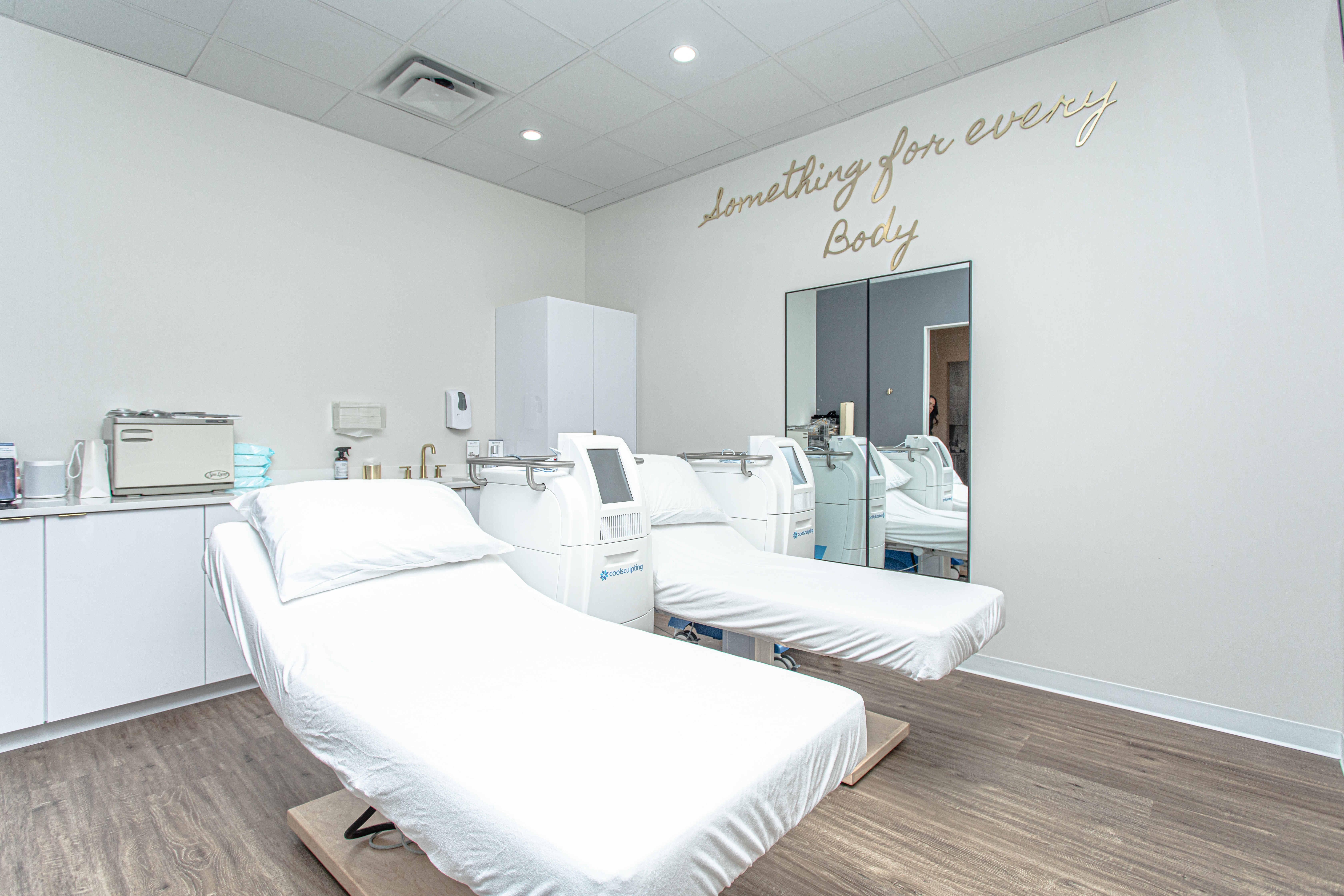 woman receiving coolsculpting